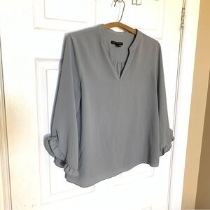 Banana Republic Light Gray Blouse with Ruffled Sleeves – Size Medium